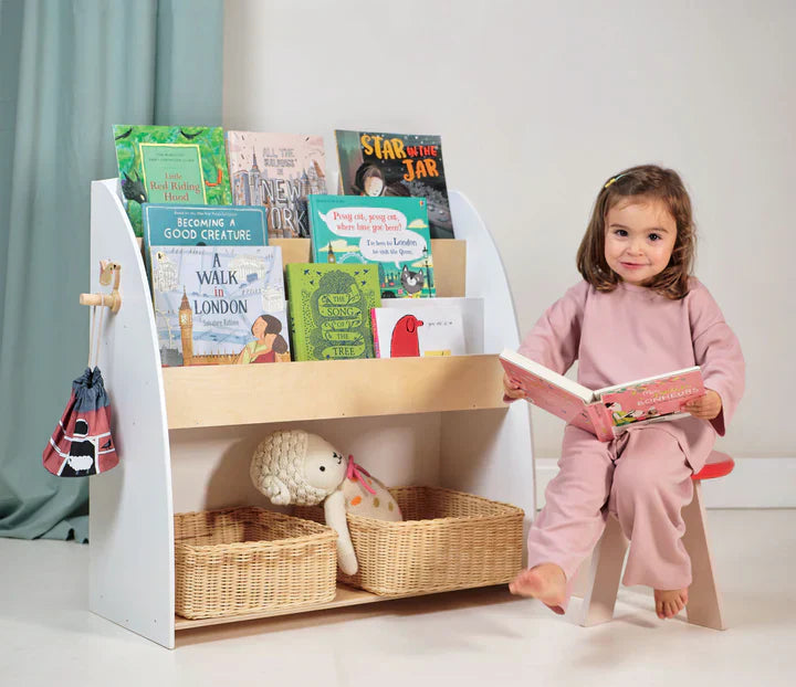 The Perfect Children's Bookcase: Fostering Early Reading Habits with Style