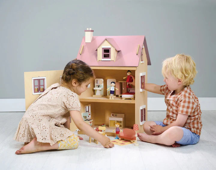 Discover the Charm of the Foxtail Villa Dollhouse